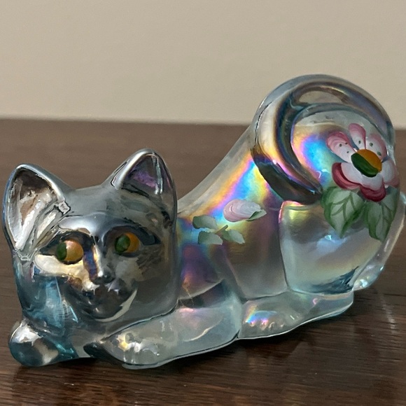 Vintage Fenton Hand painted Iridescent Crouching Kitty - Picture 2 of 7